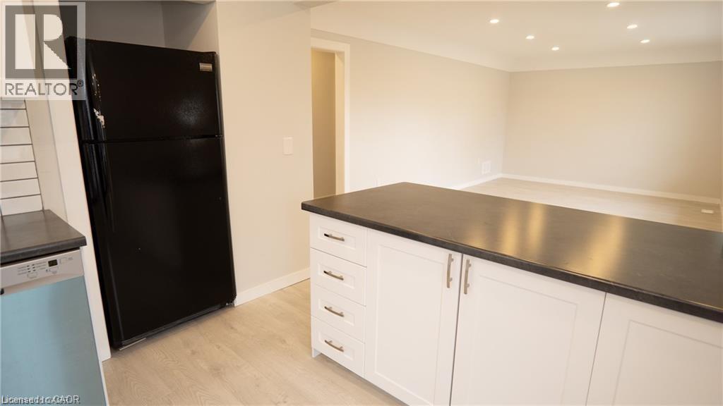 4 Dunblane Avenue Unit# Upper, St. Catharines, Ontario  L2M 3Z5 - Photo 3 - 40812024