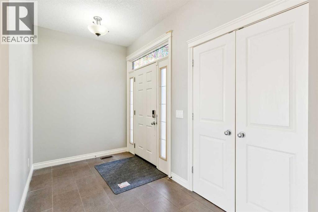 110 Heritage Place Ne, Cochrane, Alberta  T4C 0E2 - Photo 3 - A2272509