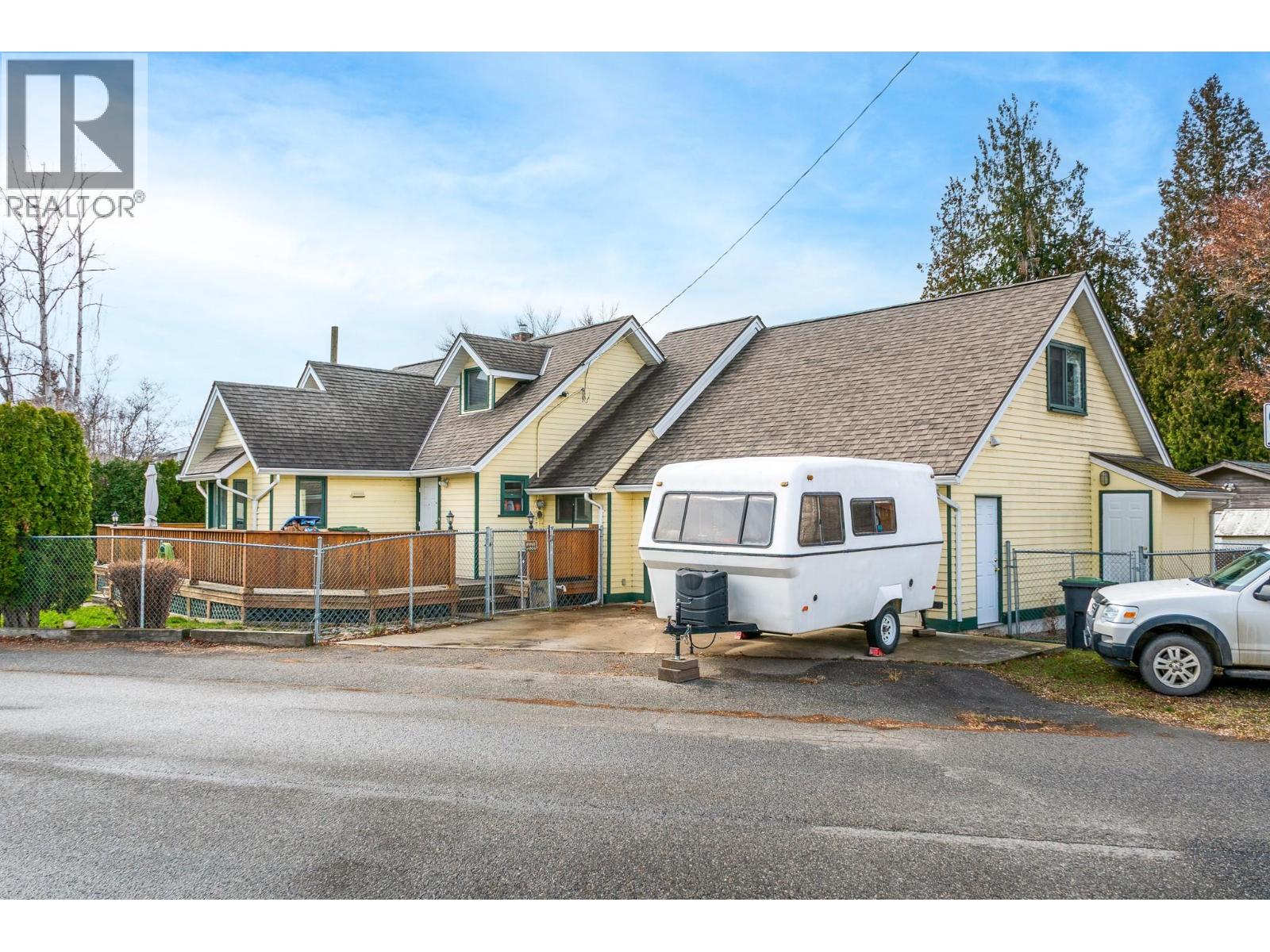 376 Beach Avenue, Kelowna, British Columbia  V1Y 5R6 - Photo 2 - 10379373