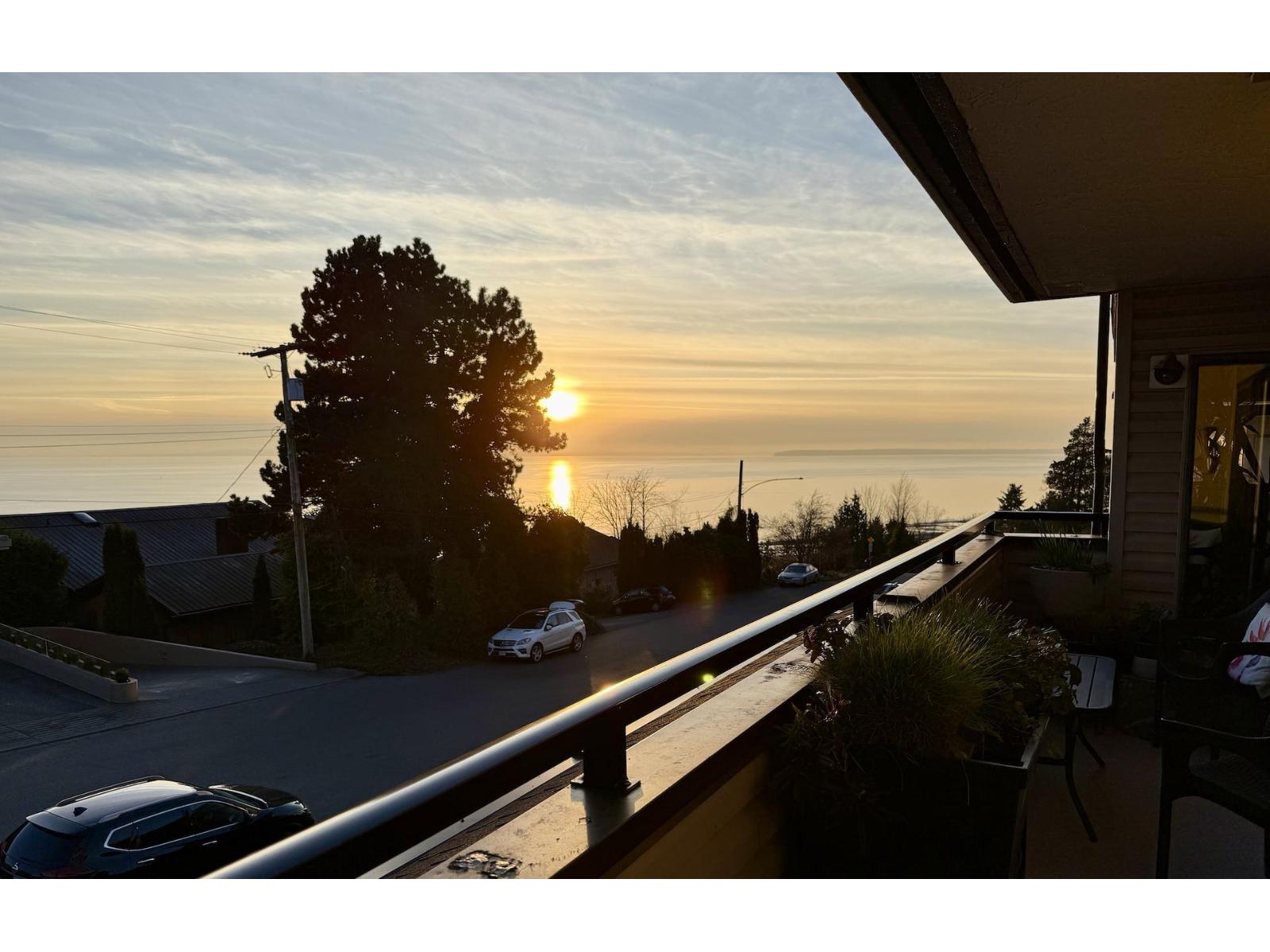 Listing Picture 17 of 40 : 101 15041 PROSPECT AVENUE, White Rock - 魯藝地產 Yvonne Lu Group - MLS Medallion Club Member