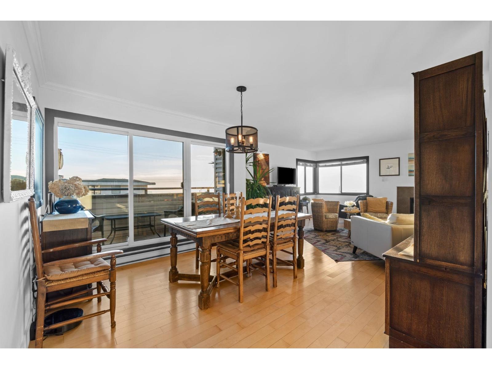 Listing Picture 19 of 40 : 101 15041 PROSPECT AVENUE, White Rock - 魯藝地產 Yvonne Lu Group - MLS Medallion Club Member