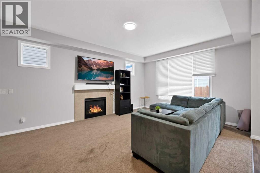 33 Cityside Gardens NE, Calgary, Alberta  T3N 1J2 - Photo 4 - A2291395