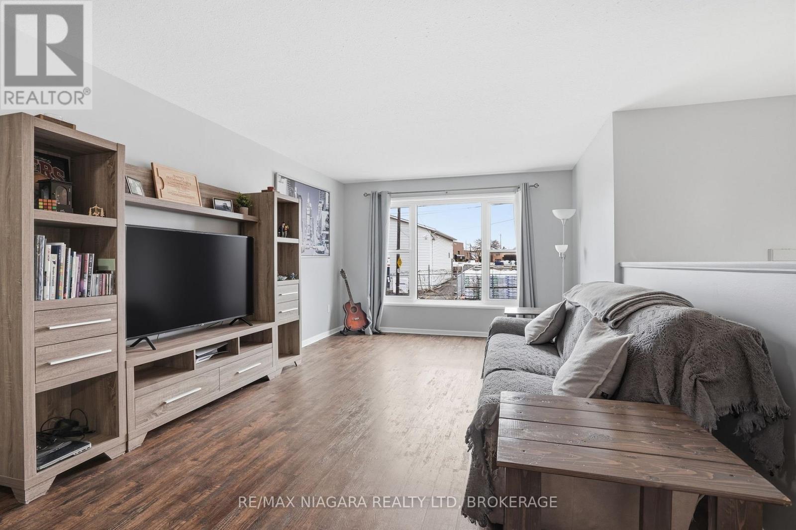 64 Page Street, St. Catharines, Ontario  L2R 4A7 - Photo 6 - X12888786