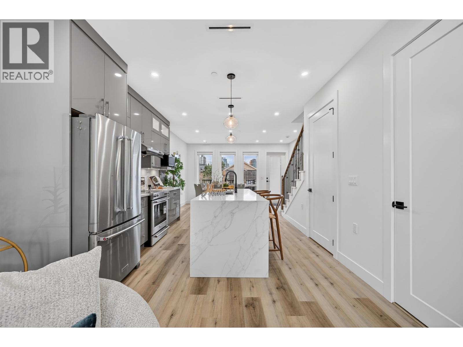 516 W 60th Avenue, Vancouver, British Columbia V6P 1Z7 - Photo 4 - R3100192