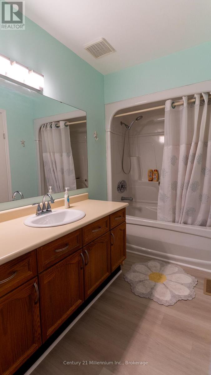 6 Royal Beech Drive, Wasaga Beach, Ontario  L9Z 1H1 - Photo 17 - S12888788