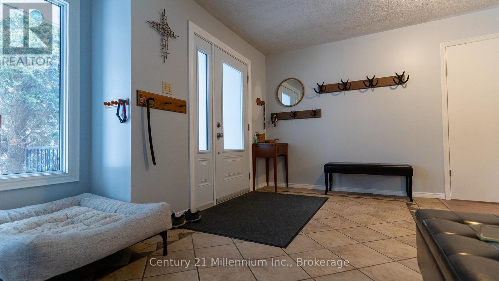 6 Royal Beech Drive, Wasaga Beach, Ontario  L9Z 1H1 - Photo 3 - S12888788