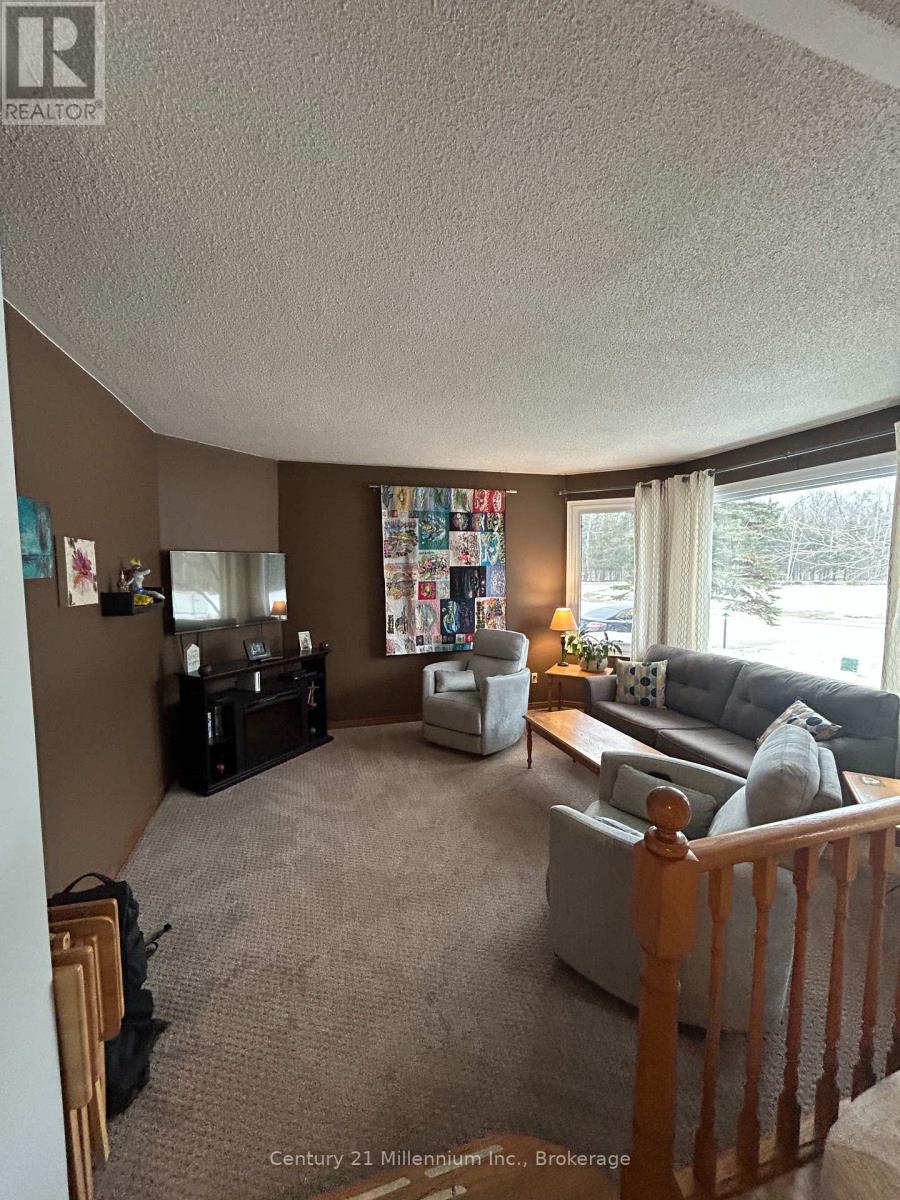 6 Royal Beech Drive, Wasaga Beach, Ontario  L9Z 1H1 - Photo 5 - S12888788