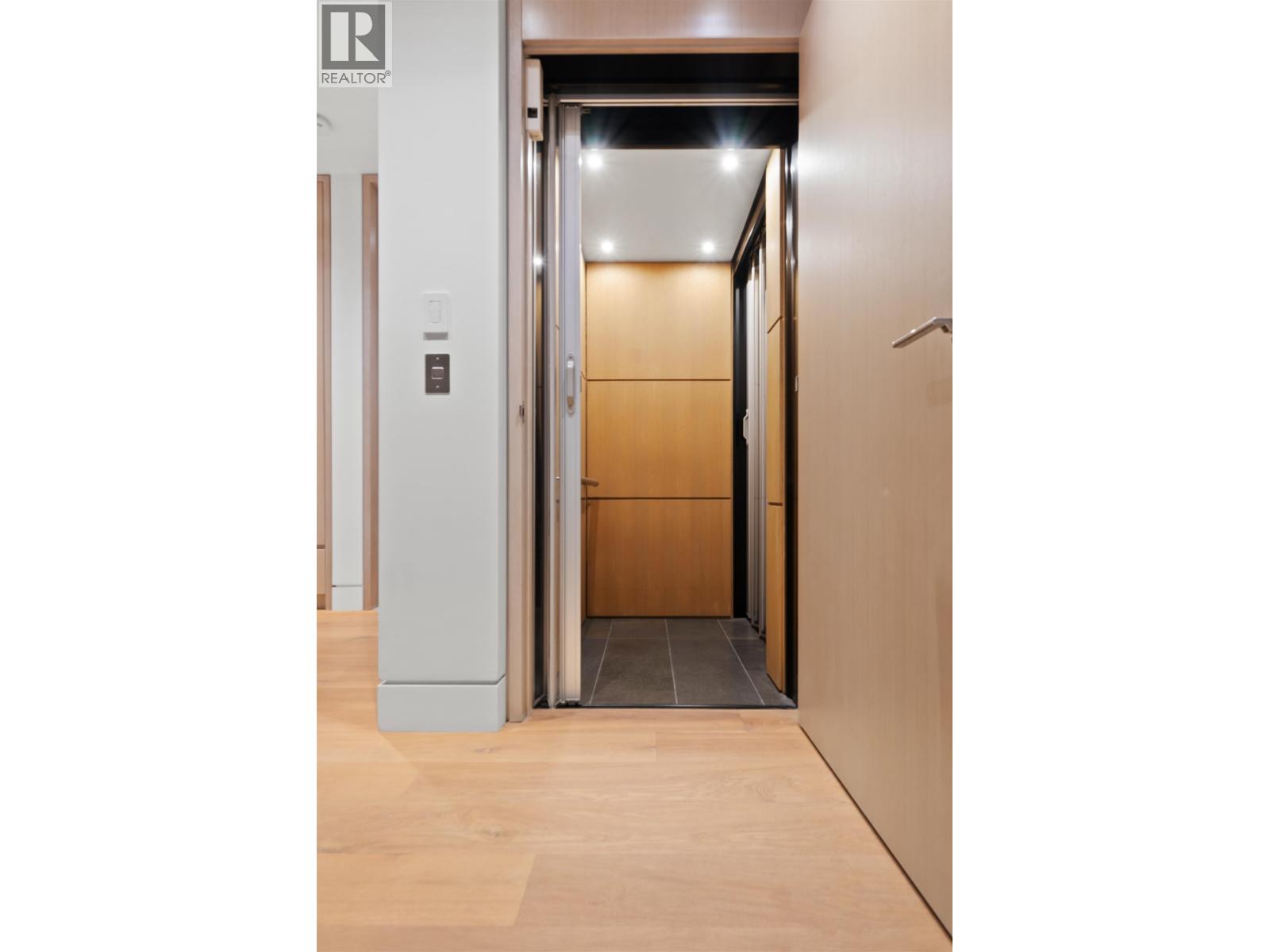 2705 W 30th Avenue, Vancouver, British Columbia V6L 1Y8 - Photo 4 - R3100185