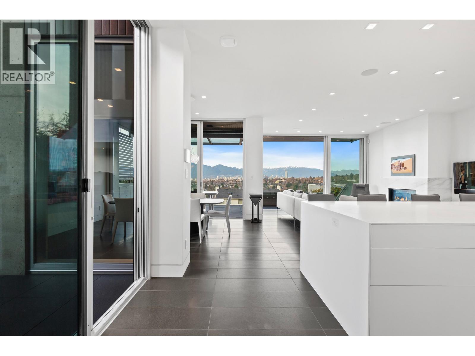 2705 W 30th Avenue, Vancouver, British Columbia V6L 1Y8 - Photo 6 - R3100185