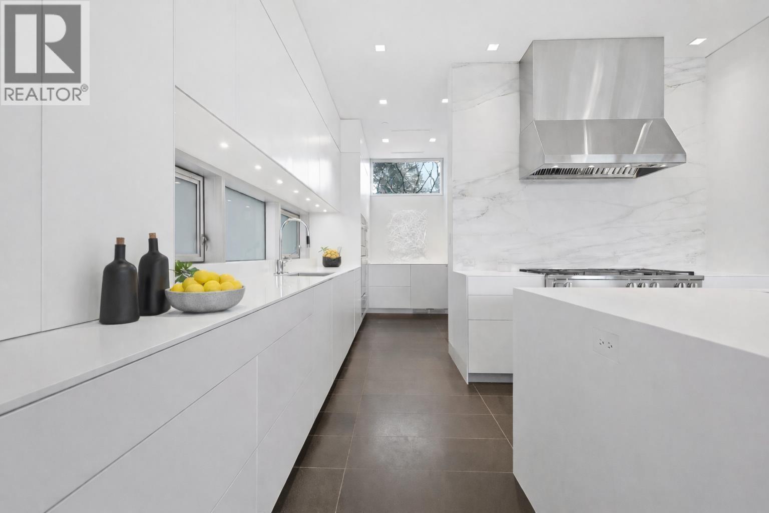 2705 W 30th Avenue, Vancouver, British Columbia V6L 1Y8 - Photo 8 - R3100185