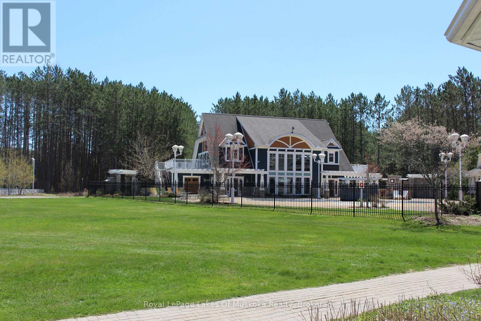 V1, W1 - 1020 Birch Glen Road, Lake Of Bays (Mclean), Ontario  P0B 1A0 - Photo 5 - X12888884