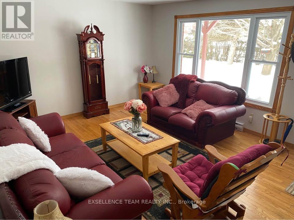 20596 Conc 5 Concession, South Glengarry, Ontario  K0C 1L0 - Photo 4 - X12884066