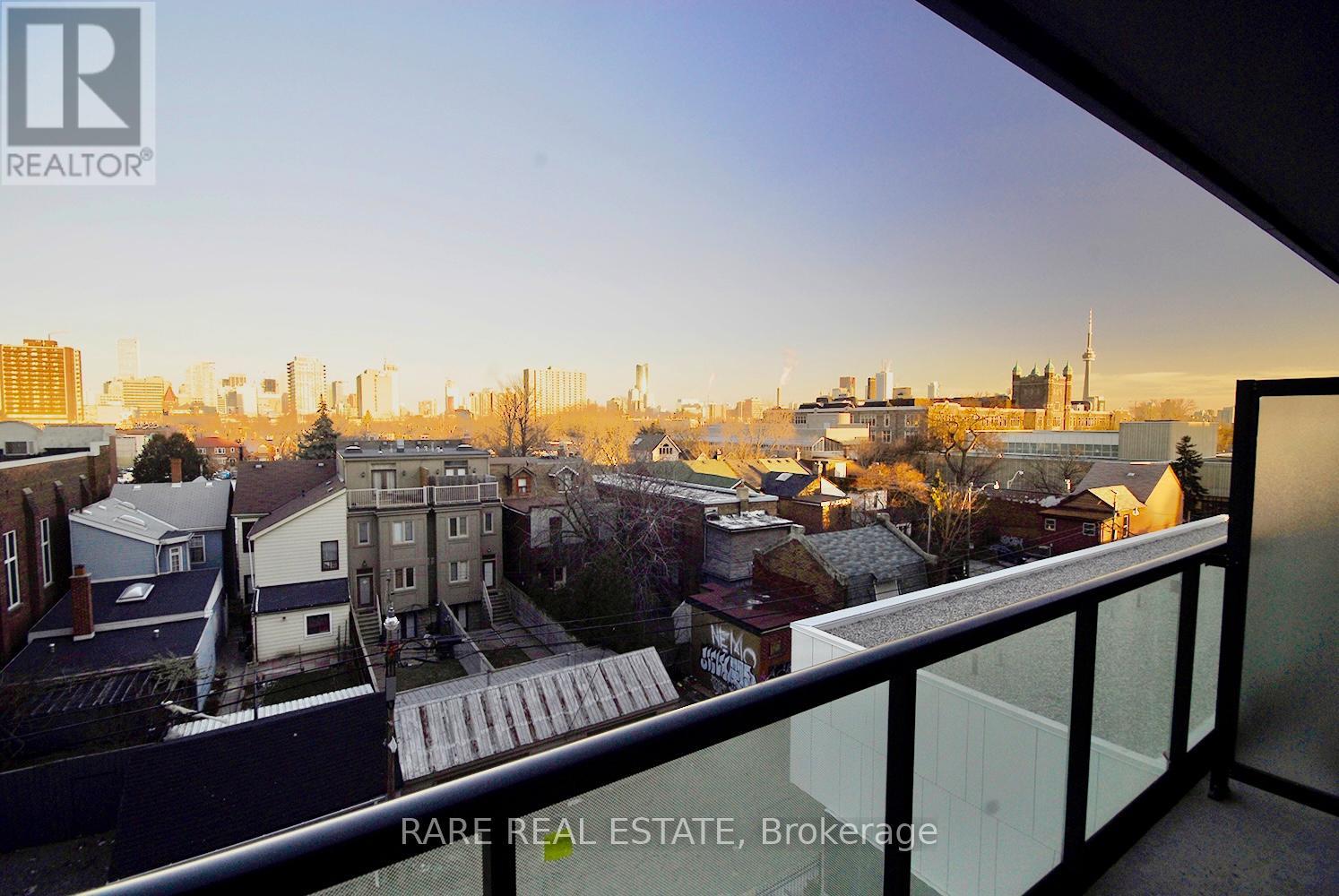 403 - 783 BATHURST STREET, Toronto, Ontario