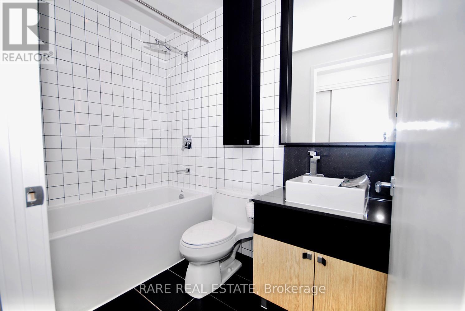 403 - 783 Bathurst Street, Toronto (University), Ontario  M5S 0A8 - Photo 2 - C12888846