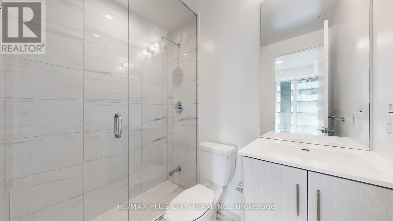 2808 - 180 Front Street E, Toronto, Ontario  M5A 0A9 - Photo 12 - C12879734