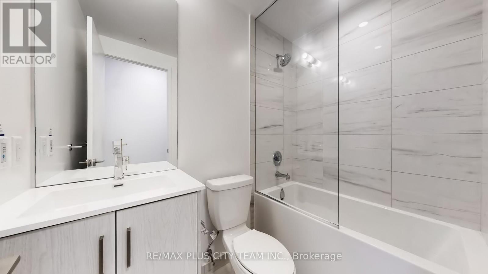 2808 - 180 Front Street E, Toronto, Ontario  M5A 0A9 - Photo 16 - C12879734