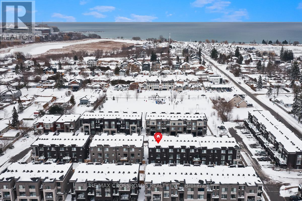 1367 Gull Crossing, Pickering, Ontario  L1W 0B7 - Photo 2 - E12844370