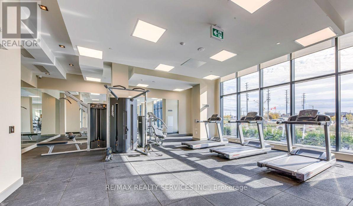 1401 - 15 Watergarden Drive, Mississauga, Ontario  L5R 1B2 - Photo 2 - W12826622