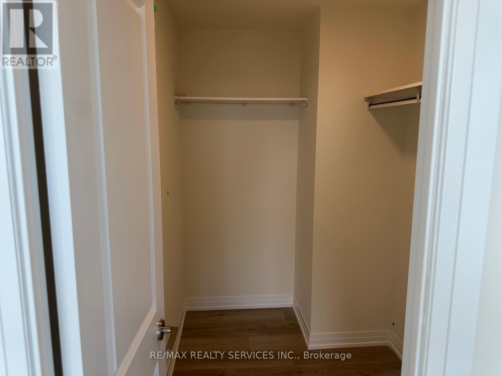 1401 - 15 Watergarden Drive, Mississauga, Ontario  L5R 1B2 - Photo 14 - W12826622