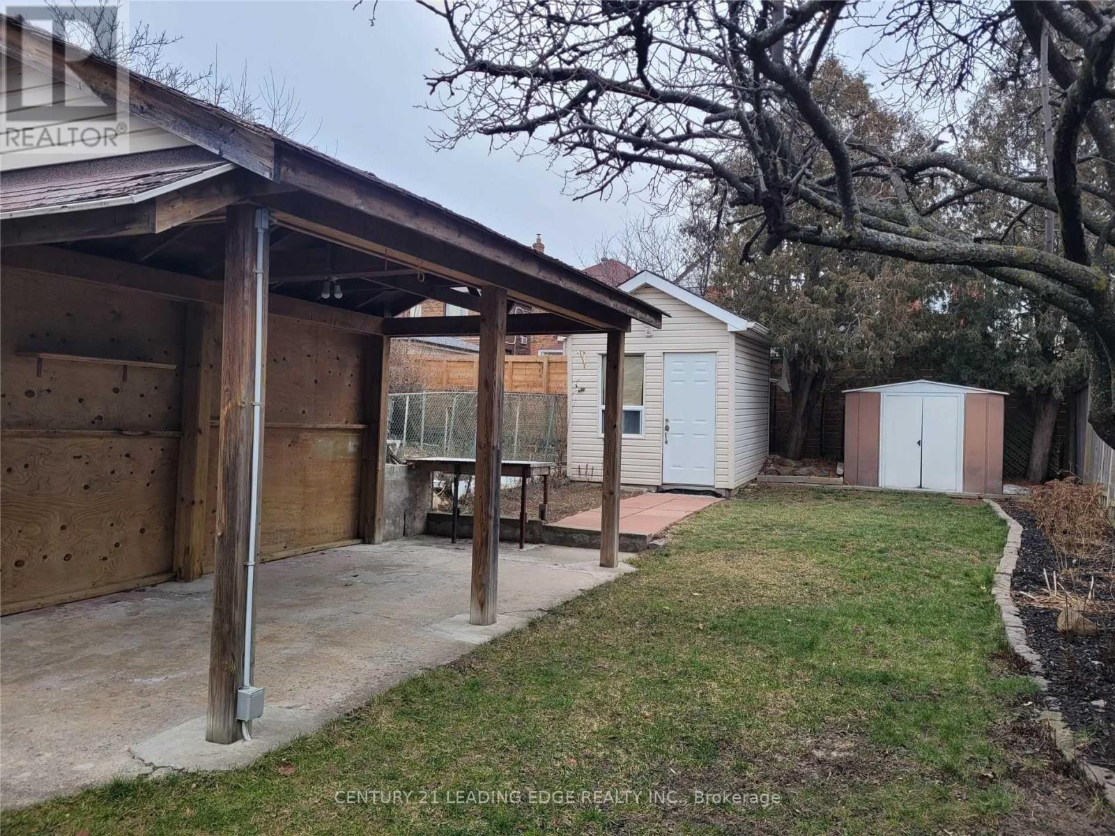 21 Ronald Avenue, Toronto (Briar Hill-Belgravia), Ontario  M6E 4M5 - Photo 18 - W12887062