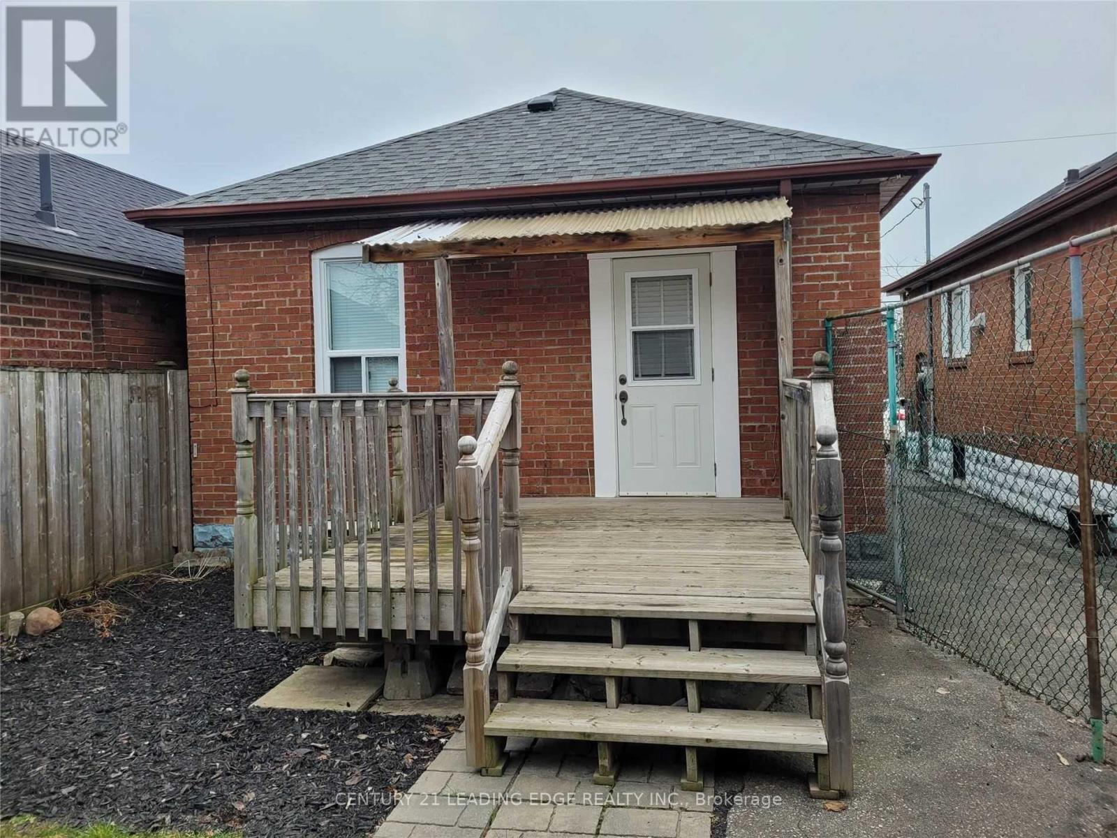 21 Ronald Avenue, Toronto (Briar Hill-Belgravia), Ontario  M6E 4M5 - Photo 17 - W12887062