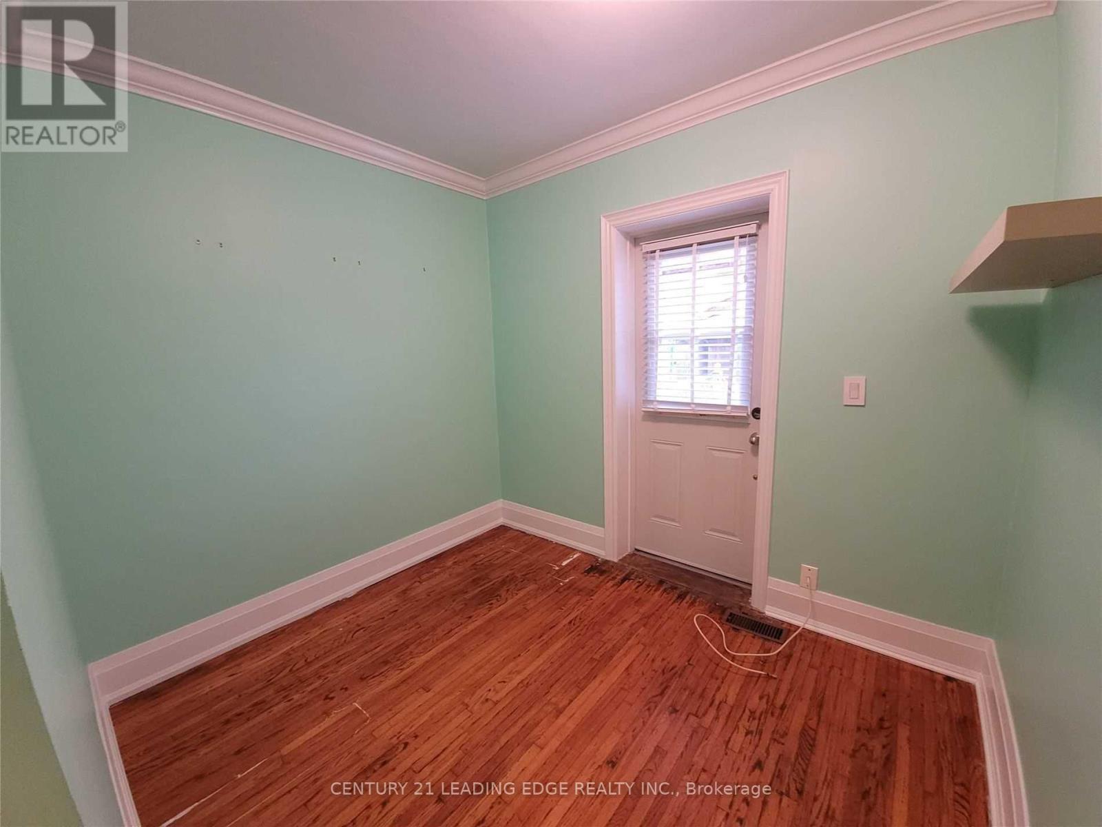 21 Ronald Avenue, Toronto (Briar Hill-Belgravia), Ontario  M6E 4M5 - Photo 11 - W12887062