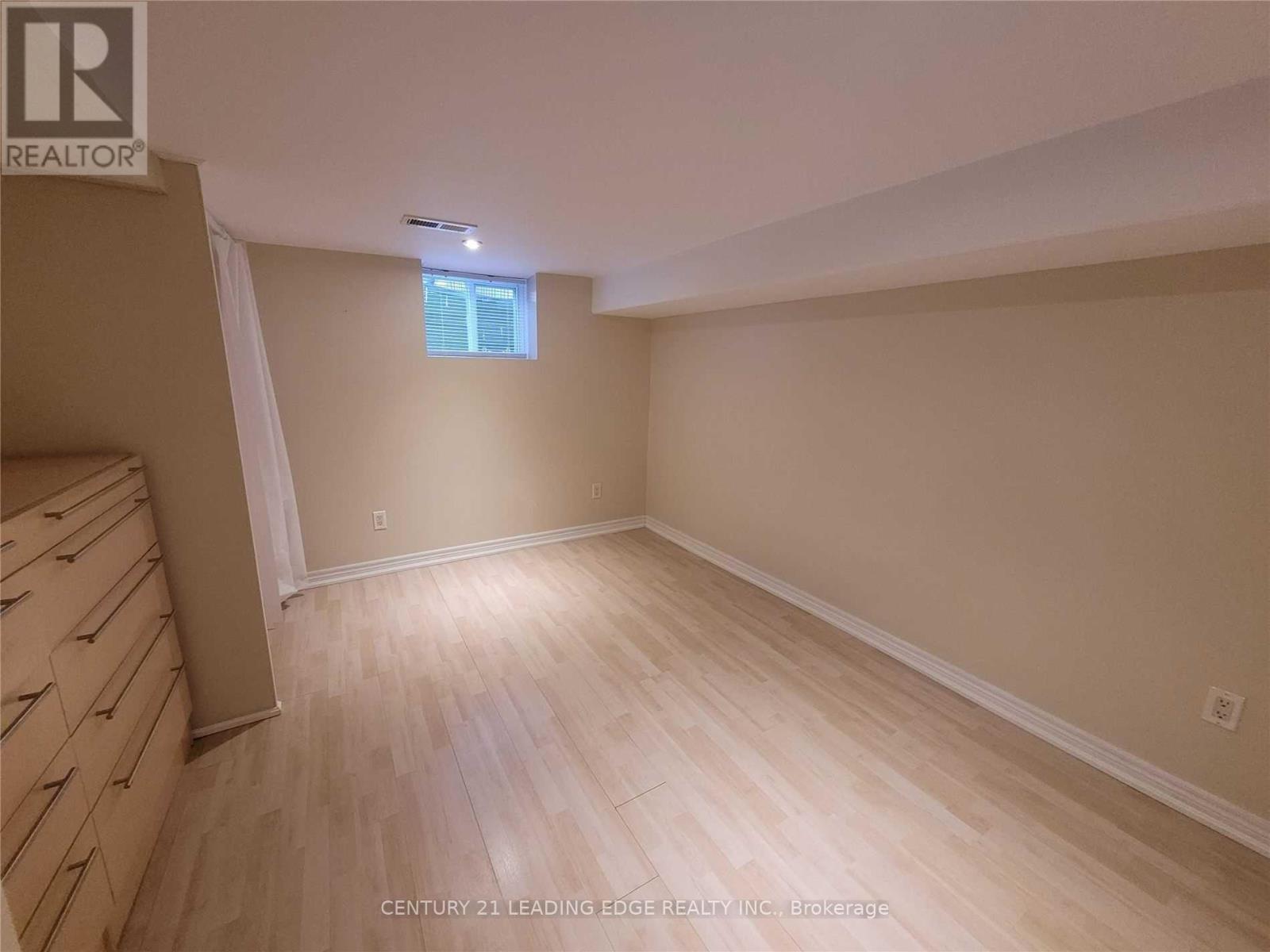 21 Ronald Avenue, Toronto (Briar Hill-Belgravia), Ontario  M6E 4M5 - Photo 13 - W12887062