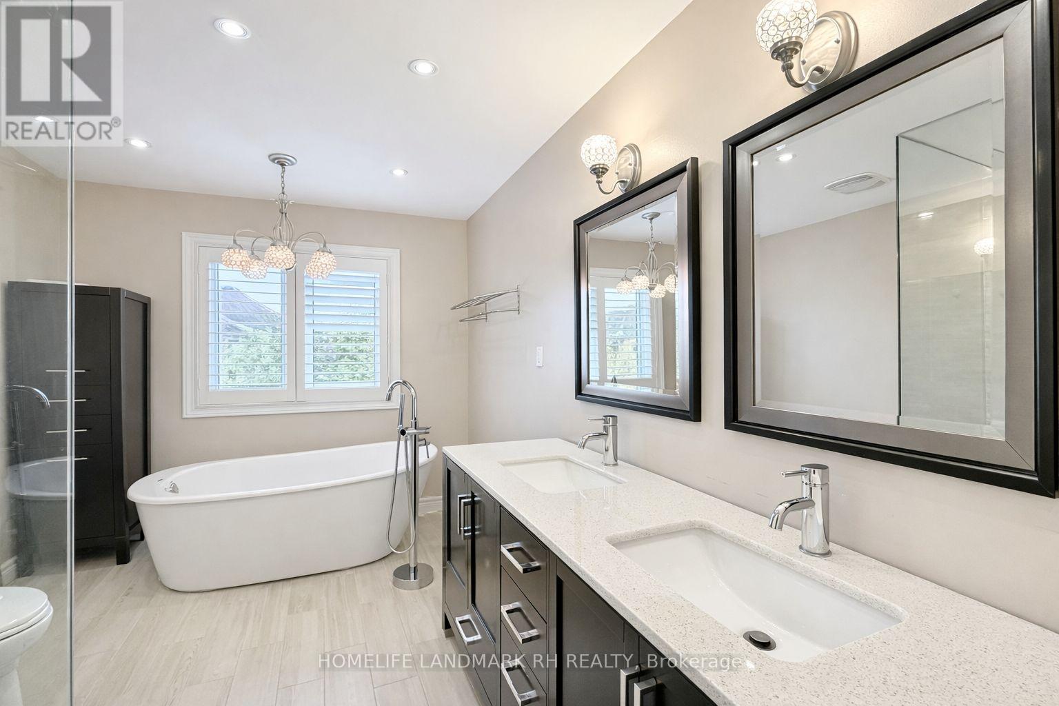 5 Victoria Wood Avenue, Markham, Ontario  L6E 1X7 - Photo 14 - N12888774