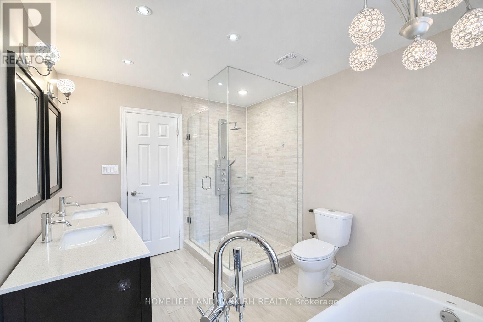 5 Victoria Wood Avenue, Markham, Ontario  L6E 1X7 - Photo 15 - N12888774