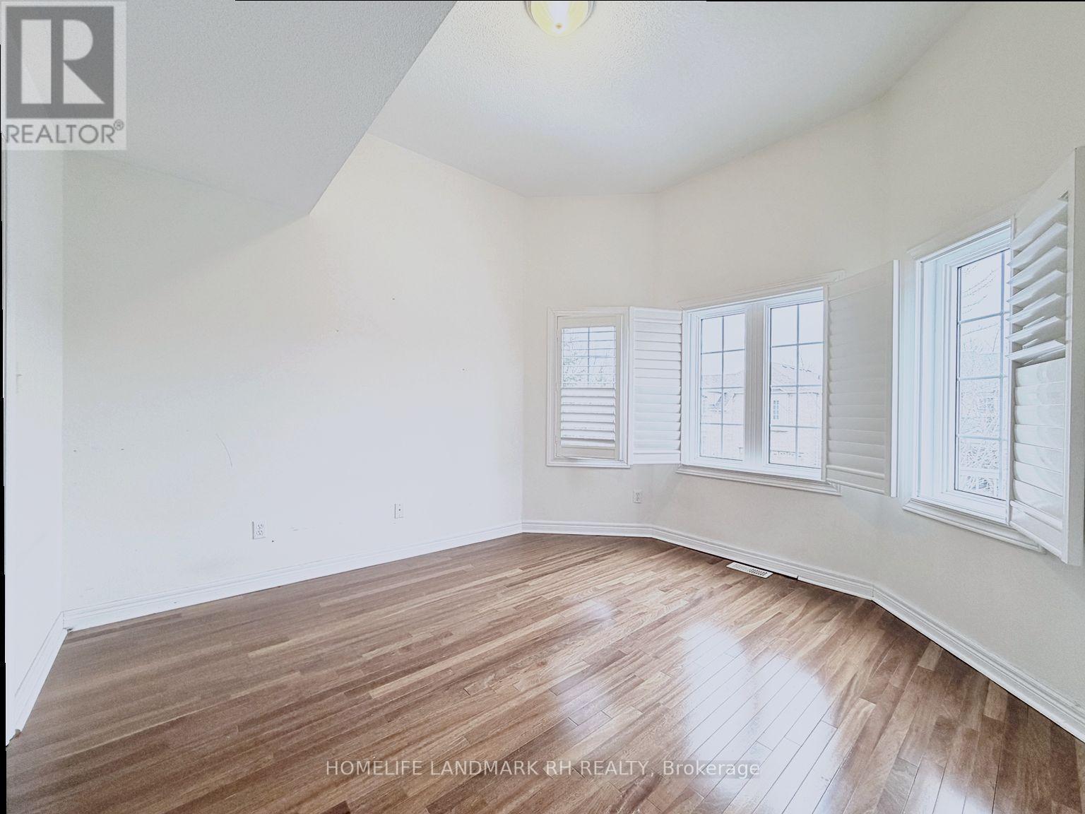 5 Victoria Wood Avenue, Markham, Ontario  L6E 1X7 - Photo 16 - N12888774