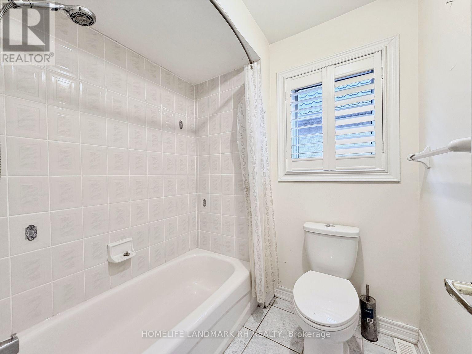 5 Victoria Wood Avenue, Markham, Ontario  L6E 1X7 - Photo 19 - N12888774