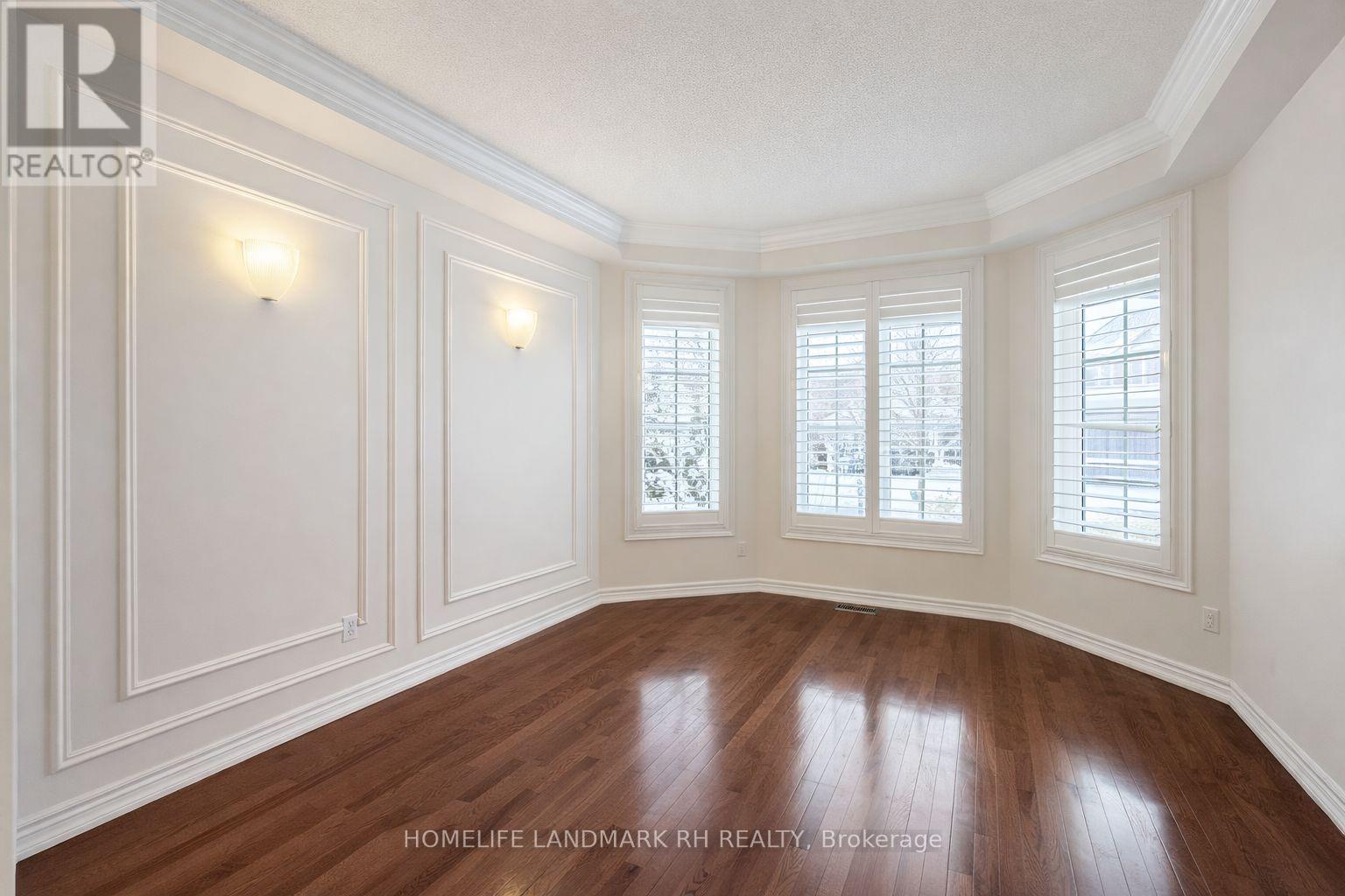 5 Victoria Wood Avenue, Markham, Ontario  L6E 1X7 - Photo 2 - N12888774