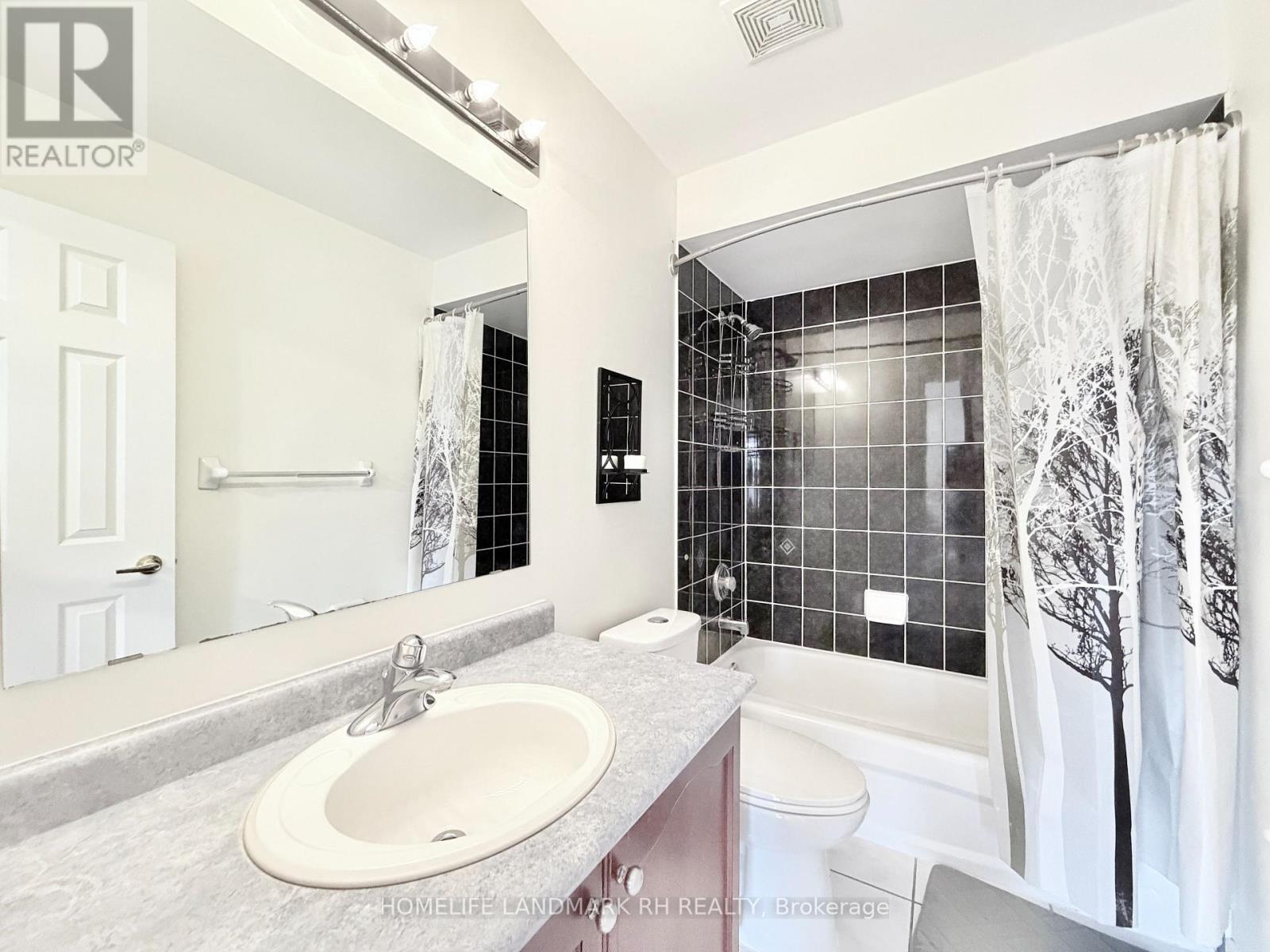 5 Victoria Wood Avenue, Markham, Ontario  L6E 1X7 - Photo 21 - N12888774