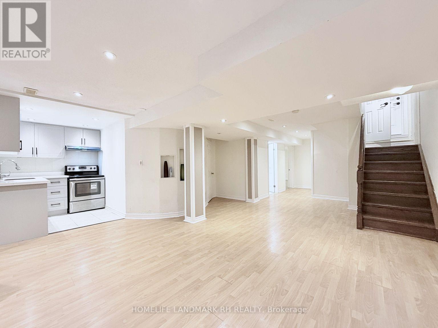 5 Victoria Wood Avenue, Markham, Ontario  L6E 1X7 - Photo 22 - N12888774