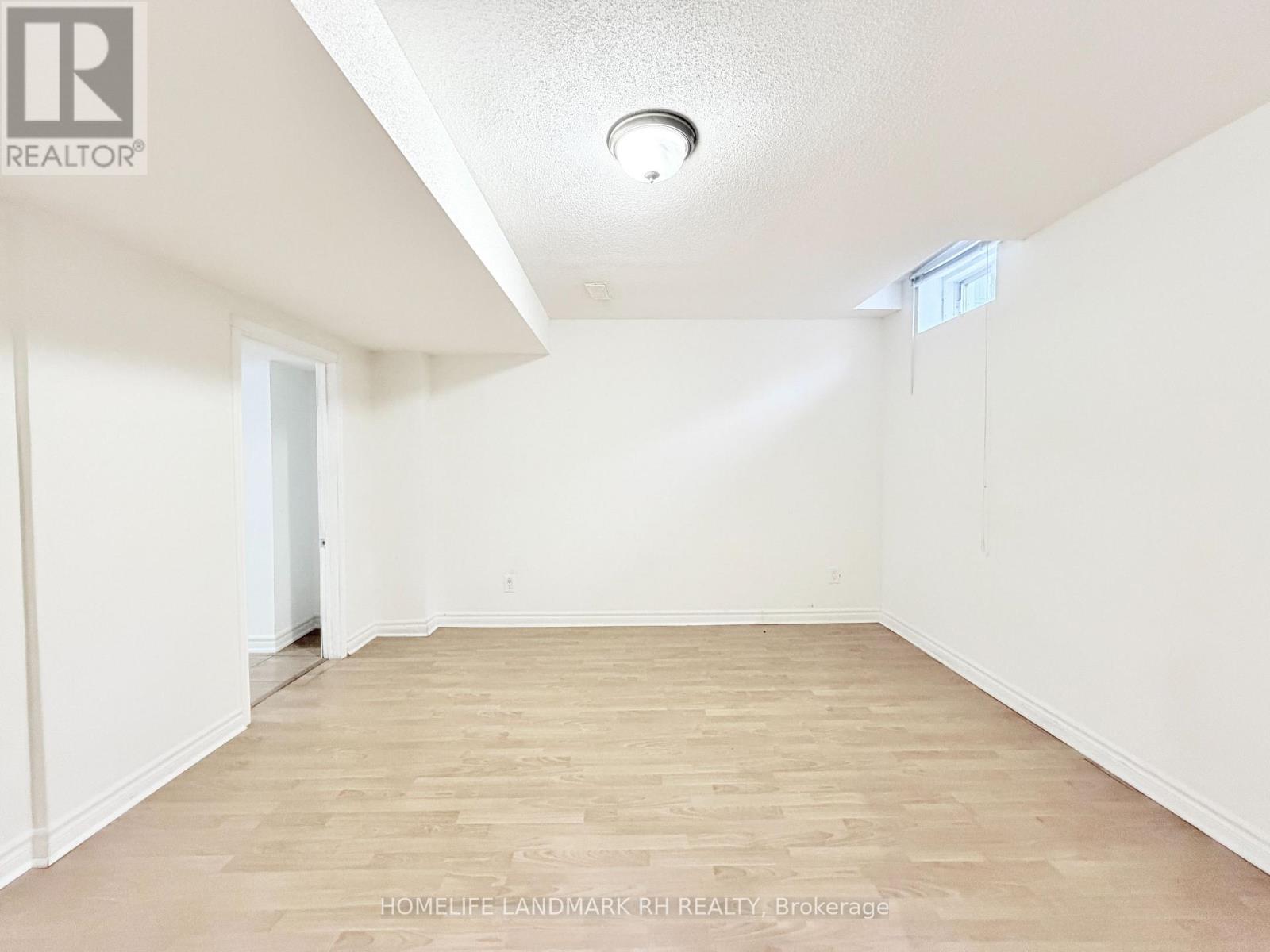 5 Victoria Wood Avenue, Markham, Ontario  L6E 1X7 - Photo 26 - N12888774