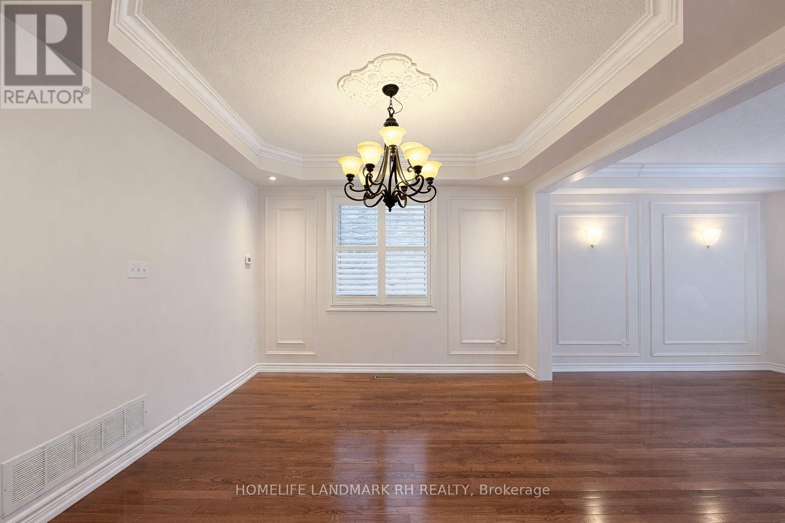 5 Victoria Wood Avenue, Markham, Ontario  L6E 1X7 - Photo 3 - N12888774