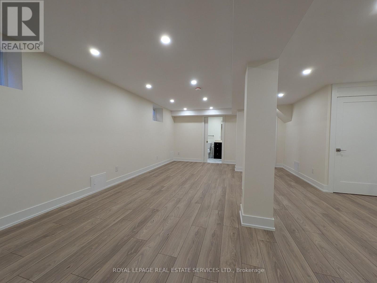 65 Villagewood Court, Vaughan, Ontario  L4L 8V9 - Photo 7 - N12888796