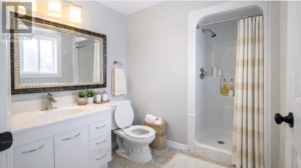 94 Buchanan Street, Barrie, Ontario  L4M 6B7 - Photo 10 - S12888820