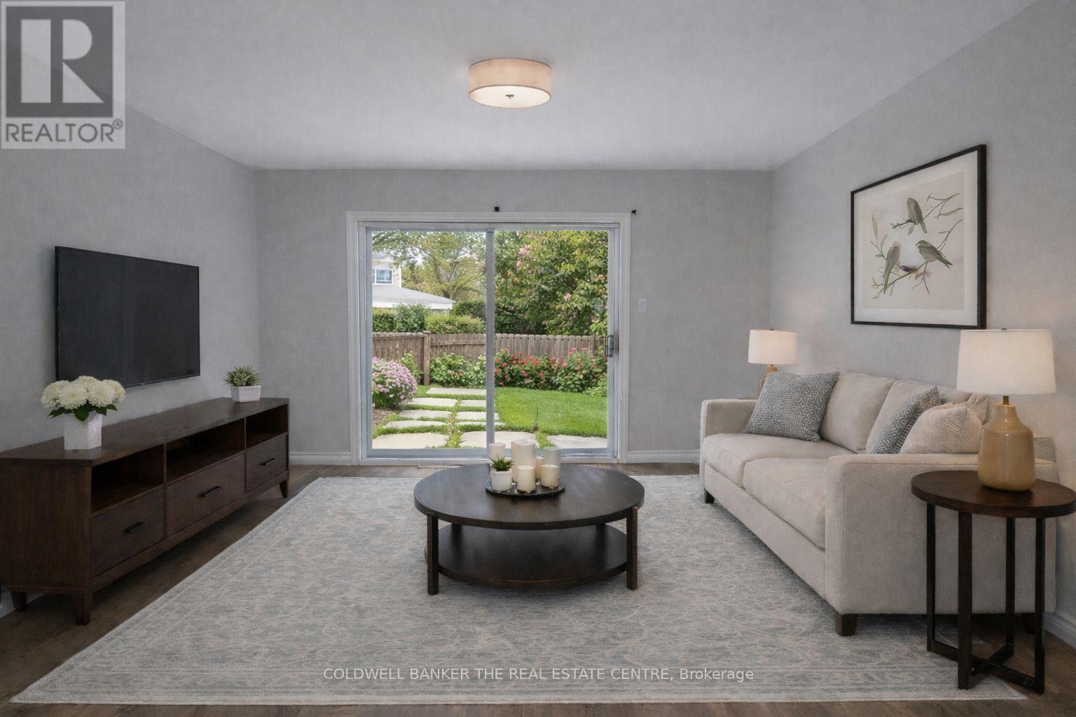 94 Buchanan Street, Barrie, Ontario  L4M 6B7 - Photo 4 - S12888820