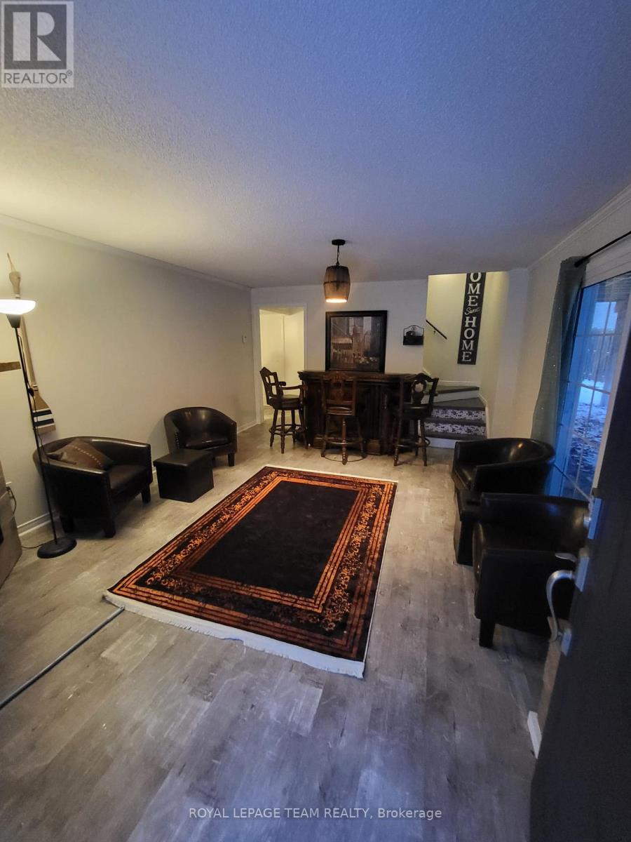 7706 Alfred Street, Lambton Shores, Ontario  N0M 2L0 - Photo 16 - X12663768