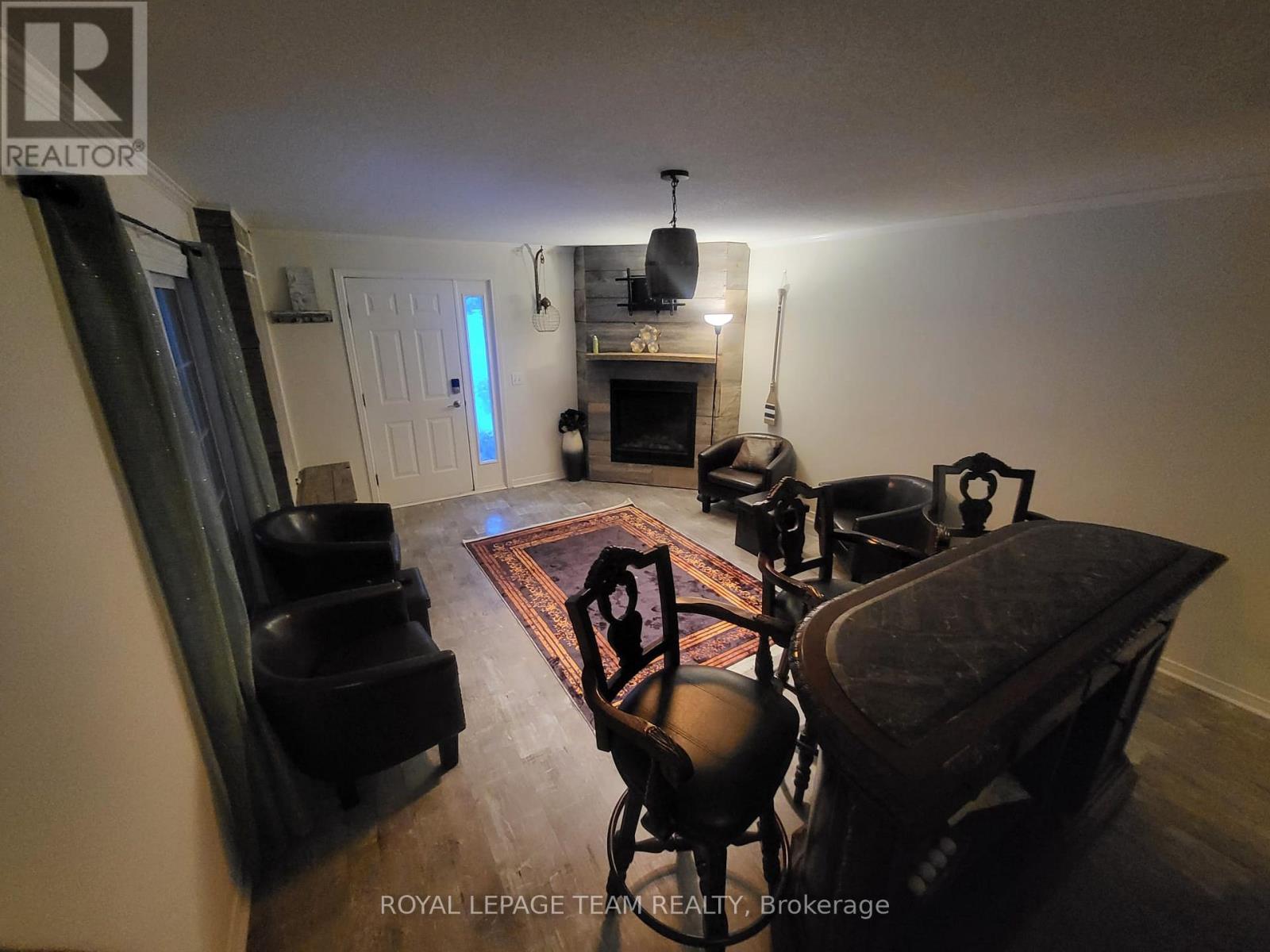 7706 Alfred Street, Lambton Shores, Ontario  N0M 2L0 - Photo 17 - X12663768