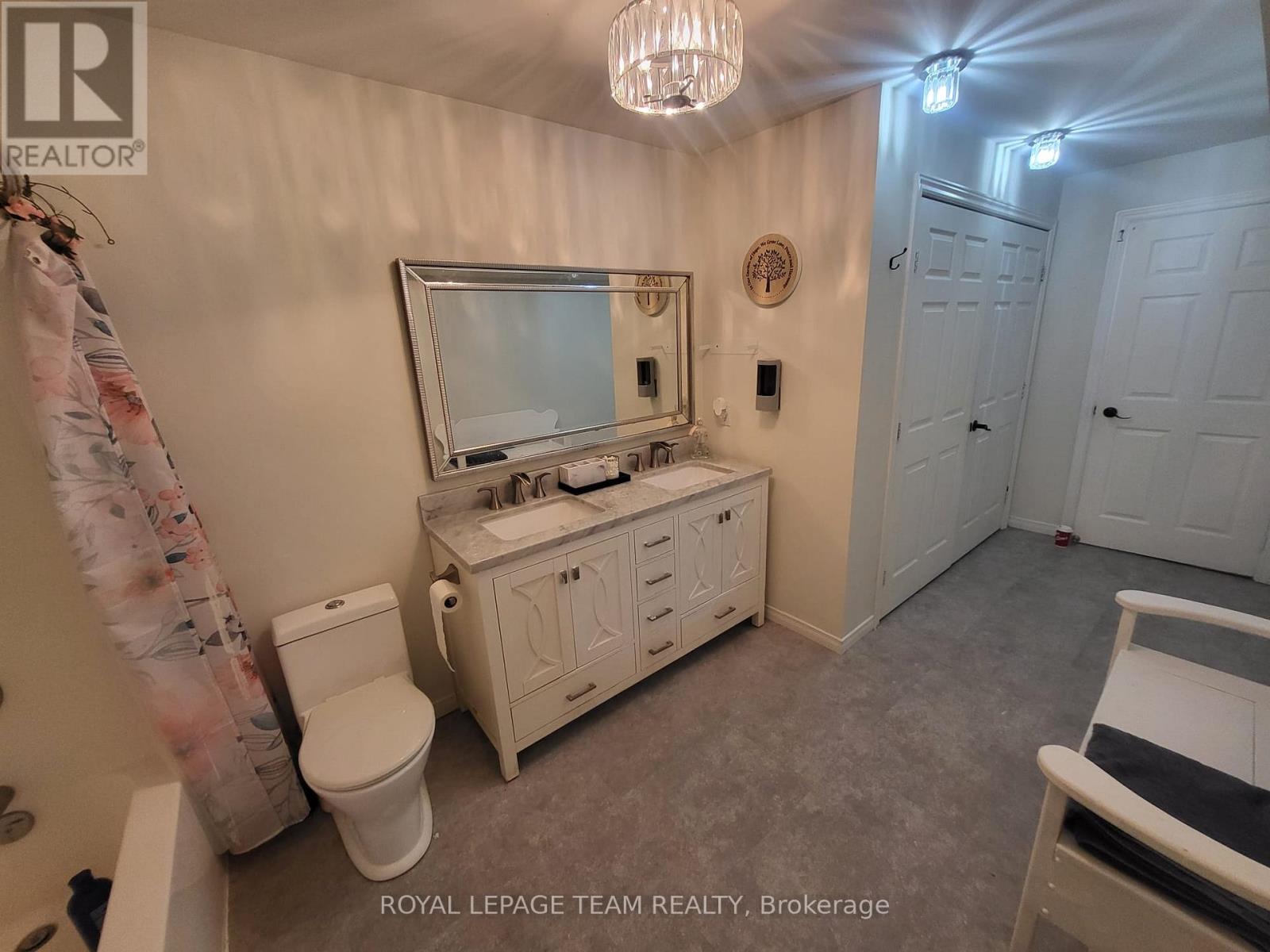 7706 Alfred Street, Lambton Shores, Ontario  N0M 2L0 - Photo 19 - X12663768