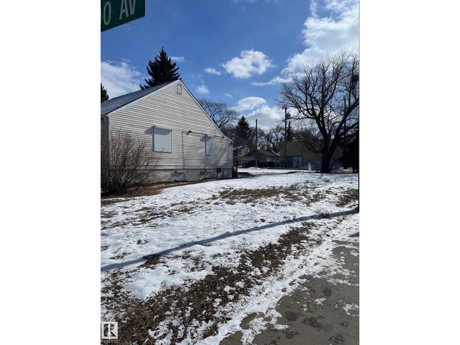 8915 99 St Nw, Edmonton, Alberta  T6E 2T2 - Photo 2 - E4477410