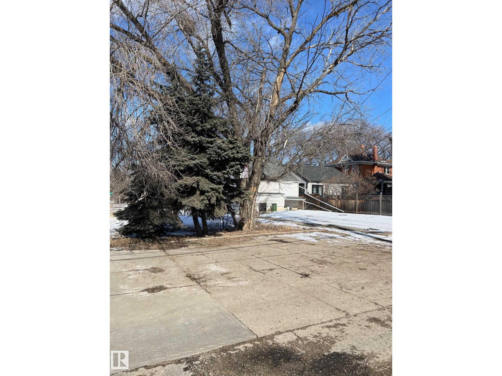 8915 99 St Nw, Edmonton, Alberta  T6E 2T2 - Photo 3 - E4477410