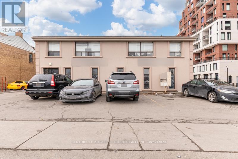 3042 KEELE STREET, Toronto, Ontario