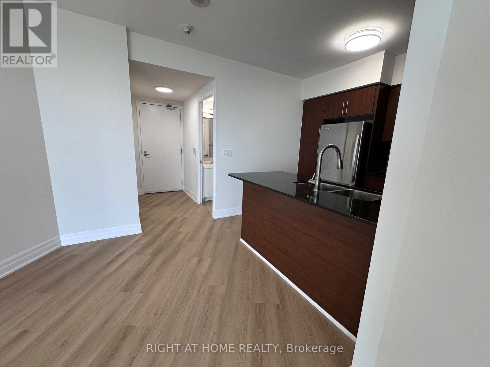 2707 - 2240 Lakeshore Boulevard W, Toronto, Ontario  M8V 0B1 - Photo 10 - W12888840