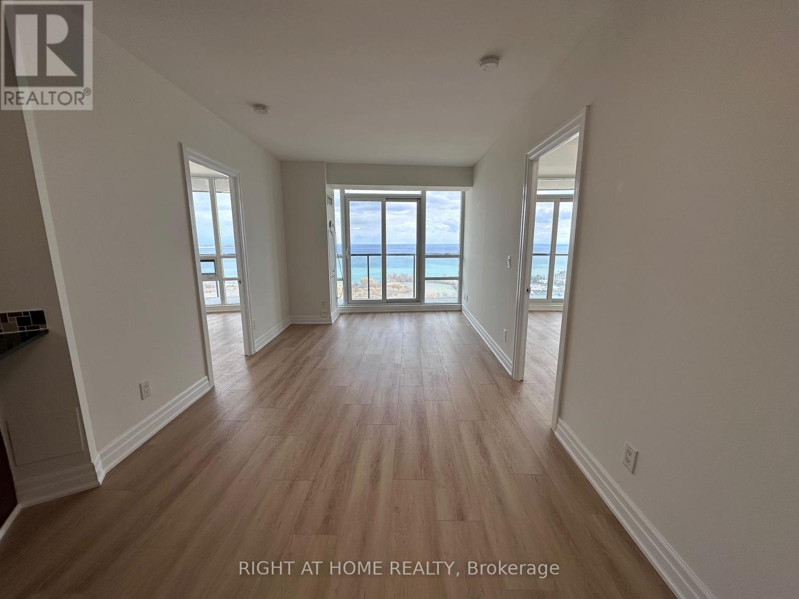 2707 - 2240 Lakeshore Boulevard W, Toronto, Ontario  M8V 0B1 - Photo 11 - W12888840