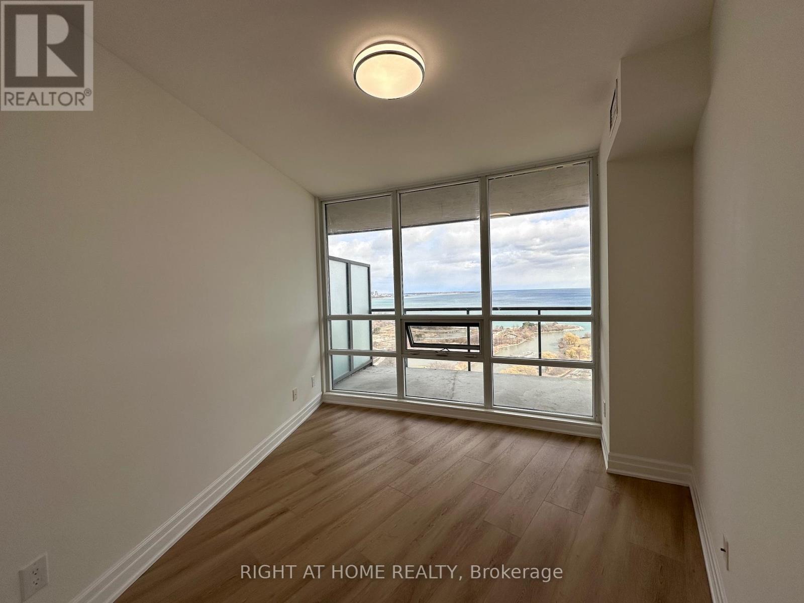 2707 - 2240 Lakeshore Boulevard W, Toronto, Ontario  M8V 0B1 - Photo 14 - W12888840