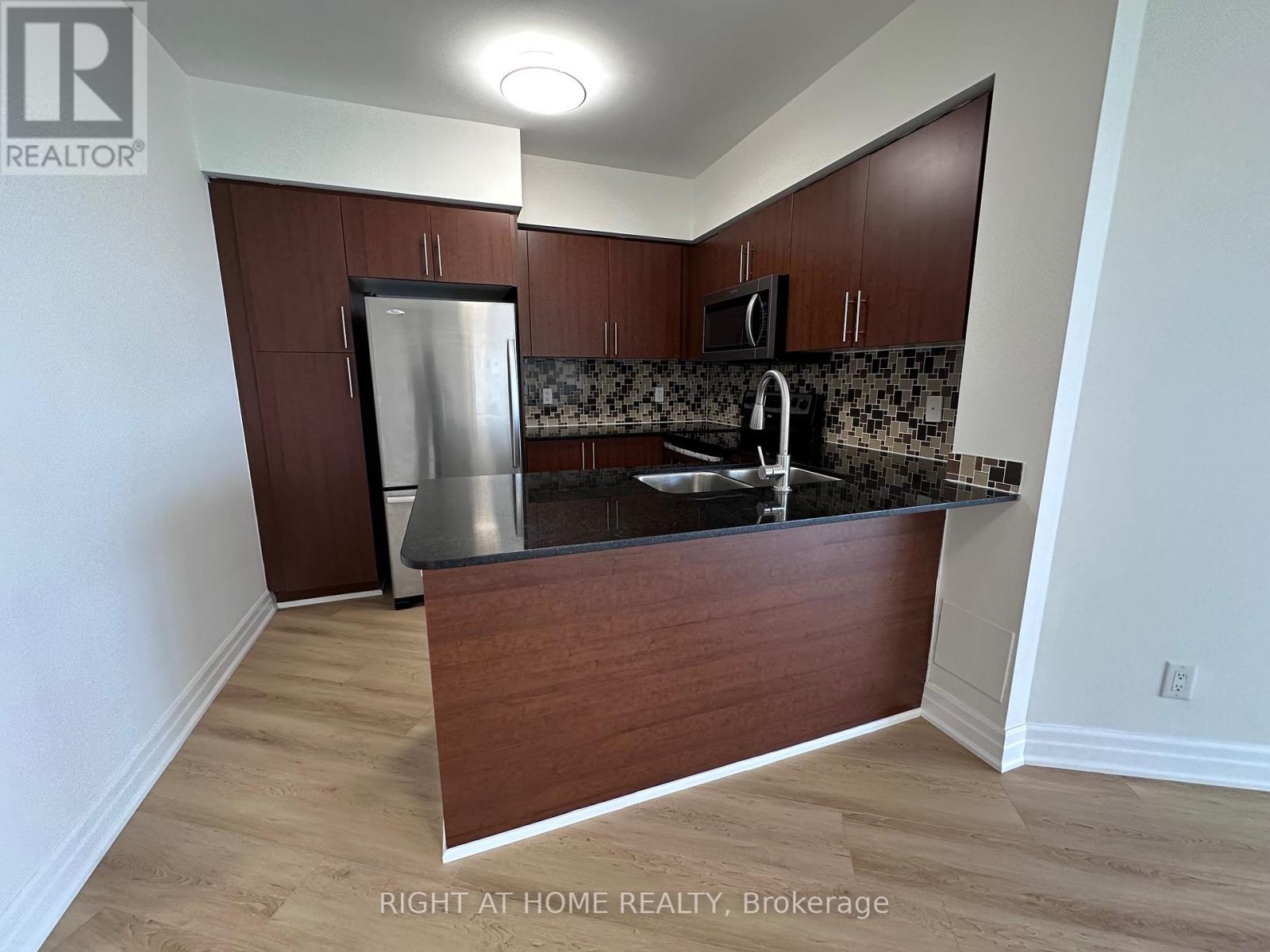 2707 - 2240 Lakeshore Boulevard W, Toronto, Ontario  M8V 0B1 - Photo 16 - W12888840