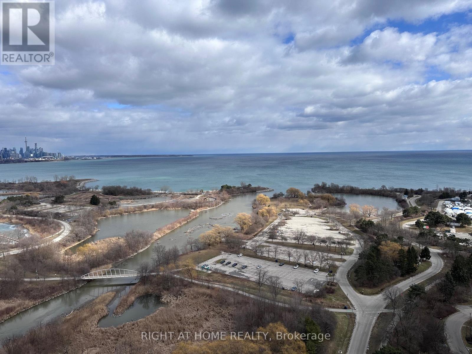 2707 - 2240 Lakeshore Boulevard W, Toronto, Ontario  M8V 0B1 - Photo 3 - W12888840